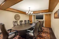 Best Western Plus Intercourse Village Inn  Suites