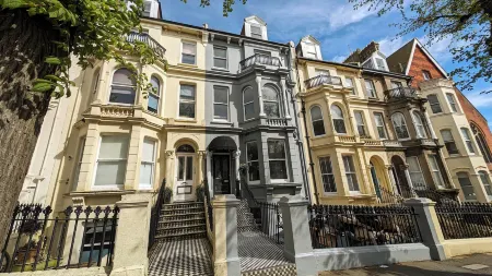 Innit Bliss Отели рядом с достопримечательностью «Ghost Walk of the Lanes»