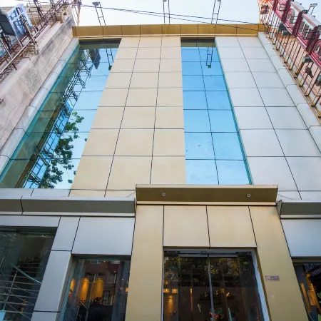 Hotel Emperor Palms at Karol Bagh Отели рядом с достопримечательностью «Карол-Бах»