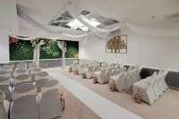 Aquarius Casino Resort