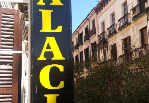 호스탈 팔라시오스 후엔카랄