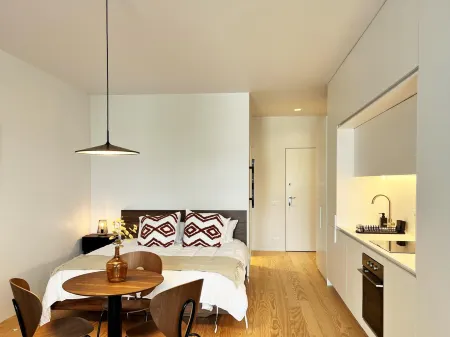 Nomads Lux - 1Bdr Almada Cool