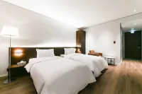 Golden River Hotel Các khách sạn gần Gwangmyeong Station