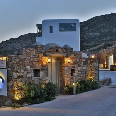 نيريديز هومز آند فيلاس Hotels near شاطئ أجراري (Agrari Beach)