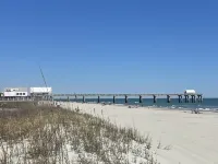 Charming 2-bedroom cottage near downtown Surfside Beach. Quick walk to the beach Hotels in Surfside Beach