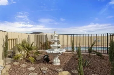 Disco House: The 70s Experience Hotels near Hi-Desert Nature Museum