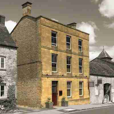 Victoria House Hotel Exterior