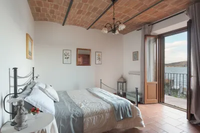 La Folaga del Trasimeno Hotel in zona Comma Srl