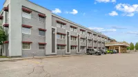Clarion Hotel & Suites Fairbanks Near Ft Wainwright Hotels in Fairbanks