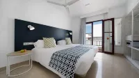 Broncemar Beach Suites