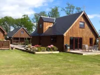 La Fortuna Lodges Hotels near Bank Hill, Dollar, Clackmannanshire