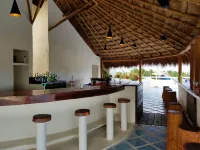 Aquatech Villas DeRosa Resort - ที่มีบาร์