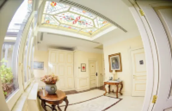 Al Centro Luxury Home