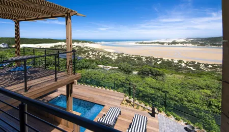 The Oyster Box Beach House by the Oyster Collection Отели в г. Порт-Альфред