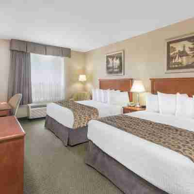 Ramada by Wyndham Clairmont/Grande Prairie Rooms