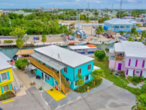 Captain Pip's Marina & Hideaway Hotels in Marathon