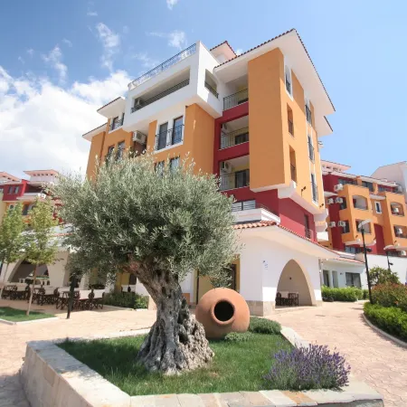 Menada Ravda Apartments