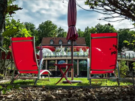 Hôtel & Spa les Violettes Отели в г. Бюль