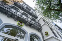 B&B HOTEL 브뤼셀 상트르 가르 뒤 미디 St. Gilles 주변 호텔