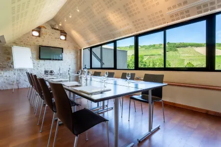 Hôtel Restaurant Famille Bourgeois "La Cote des Monts Damnés"