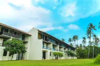 Grand Beach Các khách sạn gần Weerawardanaramaya
