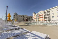 Cedar Point Hotel Breakers - Pools