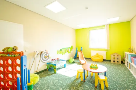 Panorama Berghotel Wettiner Höhe Отели в г. Нойхаузен