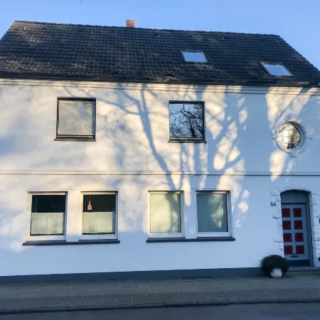 Große Komfortwohnung Mit Terrasse & Balkon, 2 Schlafzimmer, Ruhige Lage