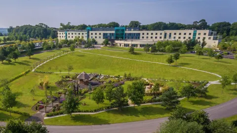 Fota Island Hotel and Spa in คอร์ก