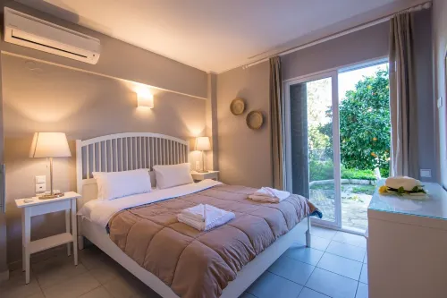 Regalo Apartments Hotels in Lygia