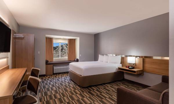 Microtel Inn & Suites by Wyndham Georgetown Lake