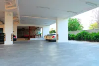 普萊德旅館 - 停車場