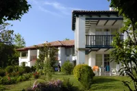 Résidence Pierre & Vacances le Domaine de Bordaberry Отели рядом с достопримечательностью «La Corniche Basque d'Urrugne»