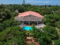 Distant Relatives Ecolodge & Backpackers - sul mare