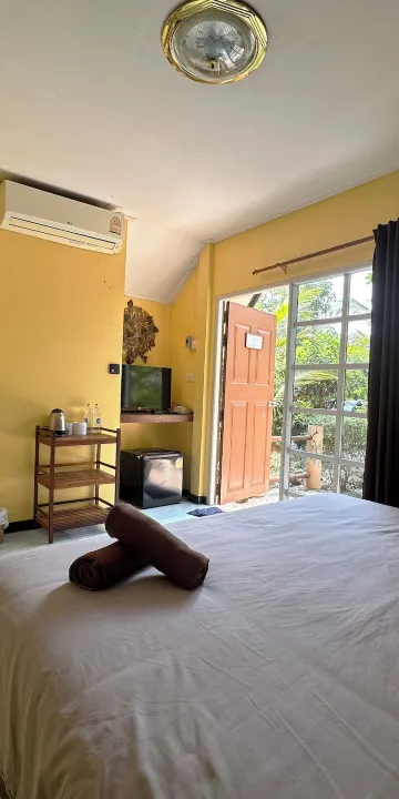 ห้องซูพีเรียพร้อมระเบียงและวิวสวน(เตียงคิงไซส์)