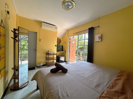 Blue Beach Resort Отели рядом с достопримечательностью «Tham Phraya Nakhon»