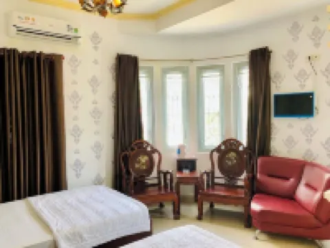 鴻潭飯店 Công ty Quang Nông附近的飯店