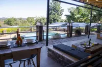 The Hilltop Guesthouse Các khách sạn ở Harare