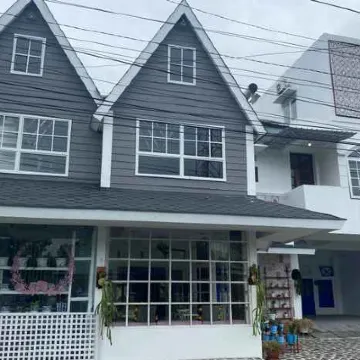 Griya Nendra Hotel Hotels near SEVENDAYS HQ