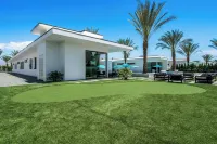 Sleeps 26 Pool, Hot Tub, Pickleball & Putting Green Bravo Villa #12 by Avantstay