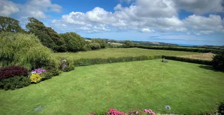 Downton Lodge Country B&B