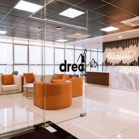 Dreamotel Luxury Suites and Rooms