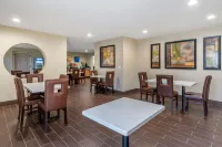 Comfort Suites Red Bluff Near I-5 - Desayuno