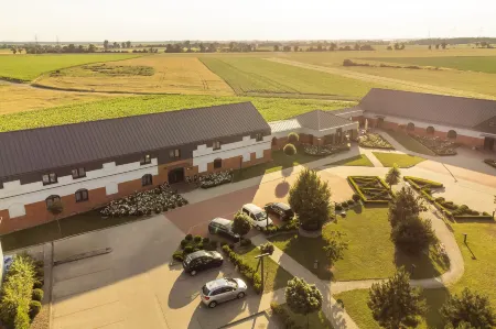 Ignasiak Hotel Отели в г. Некля