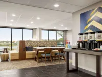 Hampton Inn Kansas City-Airport Hotels in May Township
