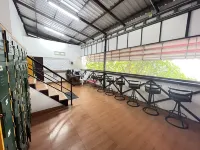 Twin Palms Hostel Phi Phi