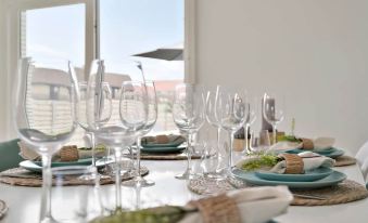 Huswell - Spacious Bungalow with Garden Near the Beach & Sea