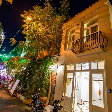 Belle Athenes - Luxury Rooms at Monastiraki Railway Station