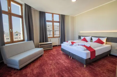 Hotel Lengenfelder Hof Отели в г. Грайц