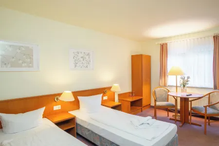 Waldhotel Schöneiche -Self Check-in- Отели в г. Нойенхаген